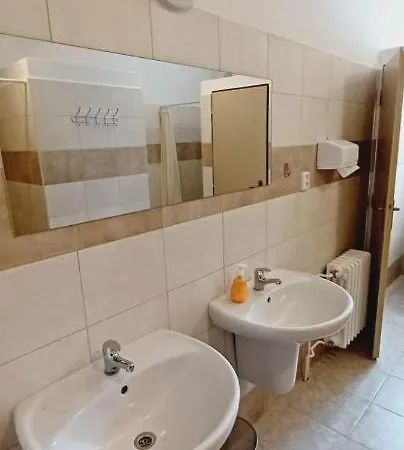 A Restaurace U Jezirka Отель