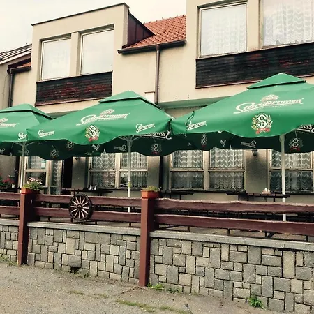 A Restaurace U Jezirka Guest house Hrimezdice